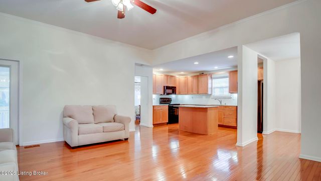 8405 Sunny Stone Ln, Louisville, KY 40299