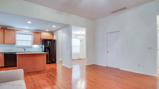 8405 Sunny Stone Ln, Louisville, KY 40299