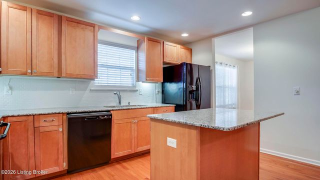 8405 Sunny Stone Ln, Louisville, KY 40299