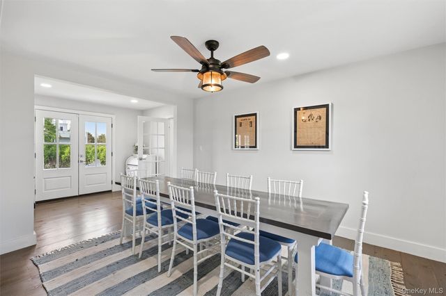 87 Foster Avenue, Hampton Bays, NY 11946
