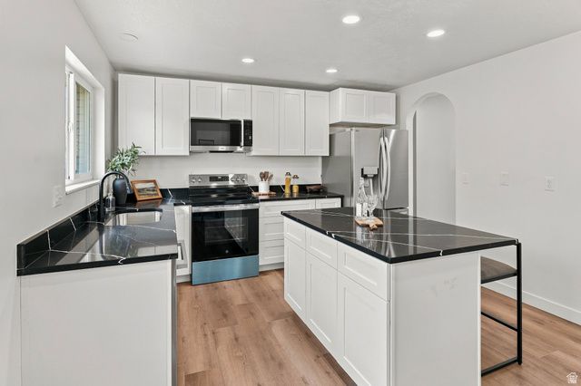 8261 S MAIO DR, Sandy, UT 84093