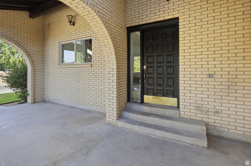 8261 S MAIO DR, Sandy, UT 84093 — photo 3