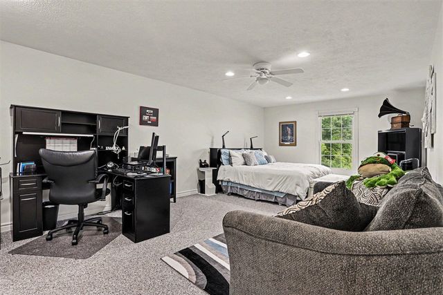 31 E Suttons Ridge, Battle Creek, MI 49014