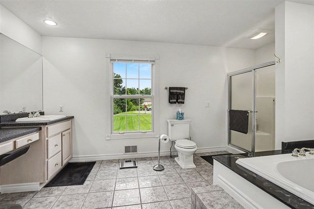 31 E Suttons Ridge, Battle Creek, MI 49014