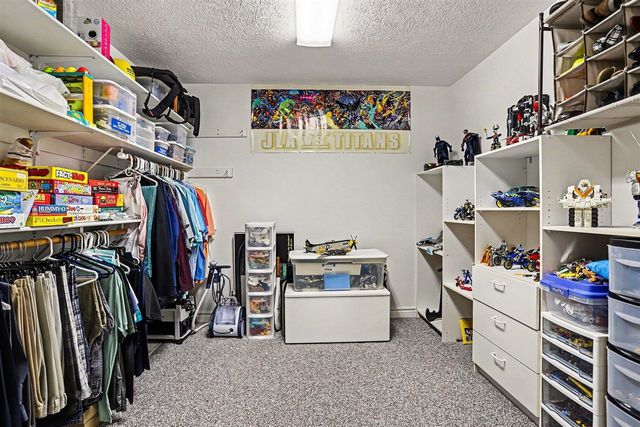 31 E Suttons Ridge, Battle Creek, MI 49014