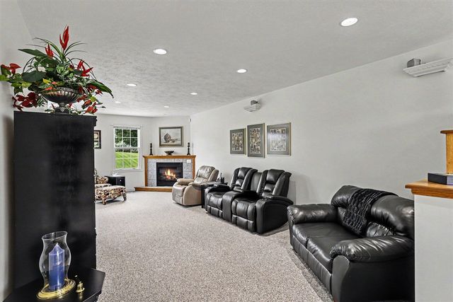 31 E Suttons Ridge, Battle Creek, MI 49014
