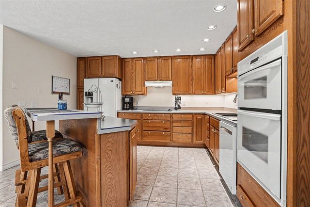 31 E Suttons Ridge, Battle Creek, MI 49014