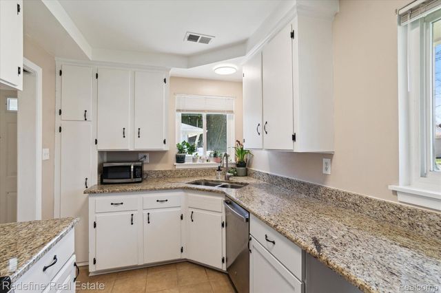 3002 Garden Avenue, Royal Oak, MI 48073