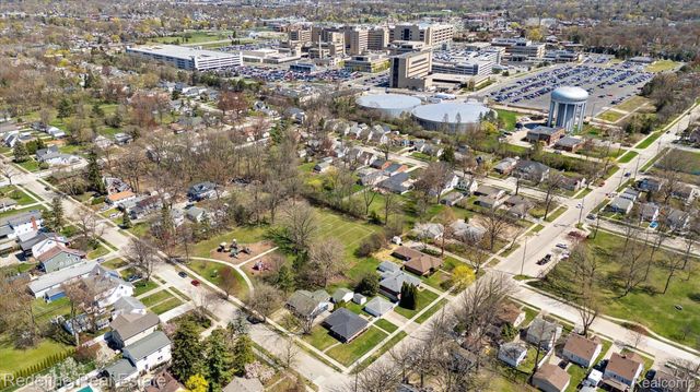 3002 Garden Avenue, Royal Oak, MI 48073
