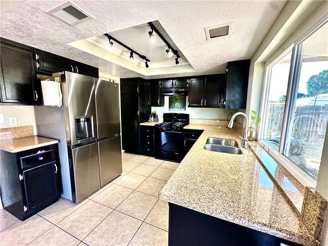 1142 Brentwood, Rialto, CA 92376