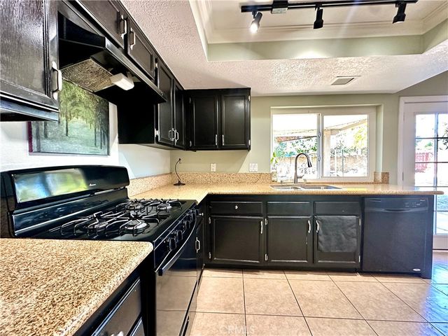 1142 Brentwood, Rialto, CA 92376