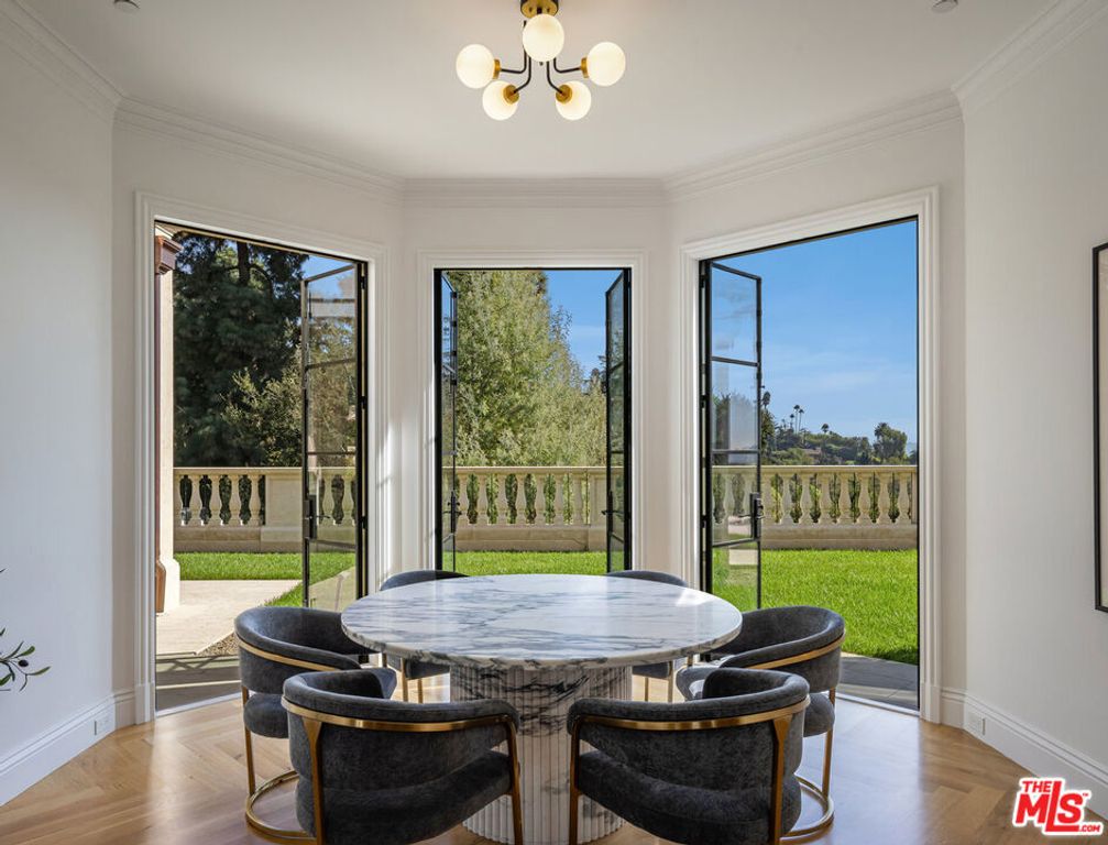 property-img