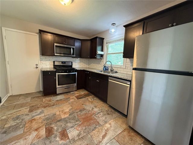 7413 Hedges Avenue, Raytown, MO 64133