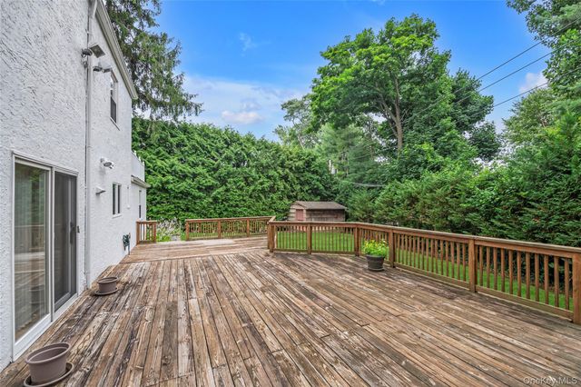 34 Soundview Crest, Manhasset, NY 11030