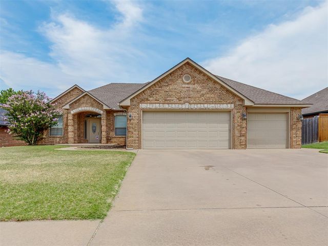 301 E Mobile Terrace, Mustang, OK 73064