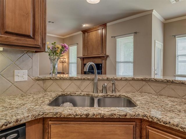 301 E Mobile Terrace, Mustang, OK 73064