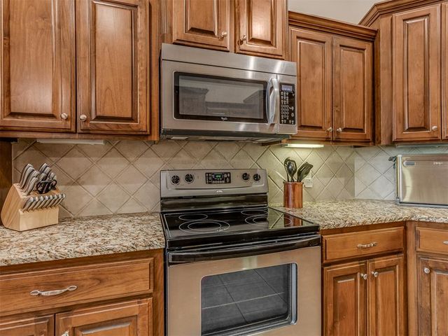 301 E Mobile Terrace, Mustang, OK 73064