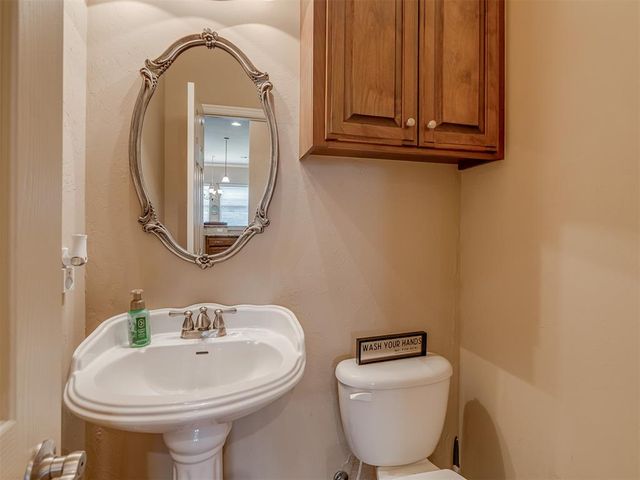 301 E Mobile Terrace, Mustang, OK 73064