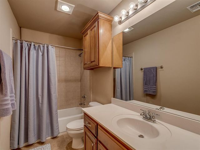301 E Mobile Terrace, Mustang, OK 73064