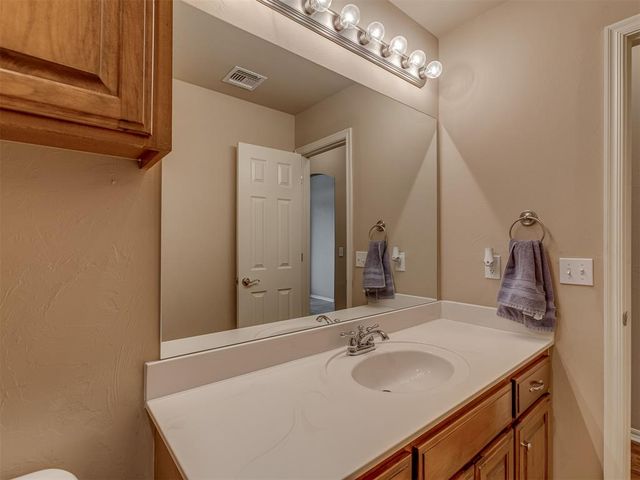 301 E Mobile Terrace, Mustang, OK 73064