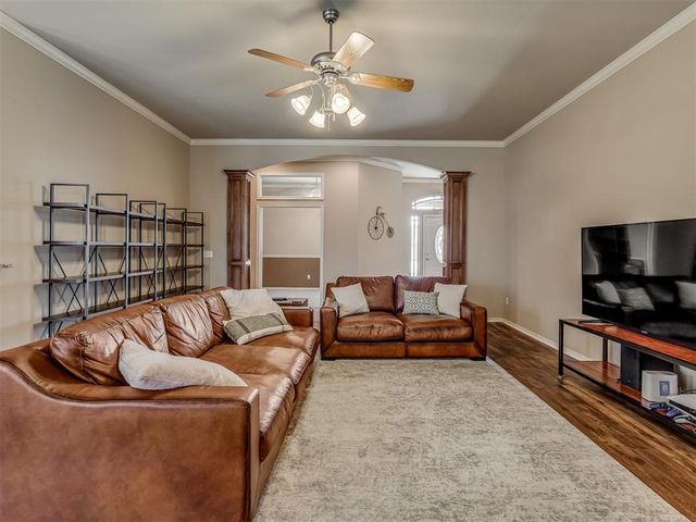 301 E Mobile Terrace, Mustang, OK 73064