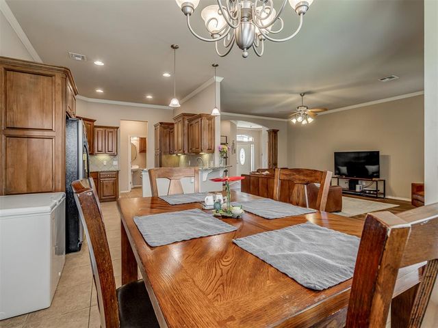 301 E Mobile Terrace, Mustang, OK 73064