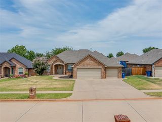 301 E Mobile Terrace, Mustang, OK 73064