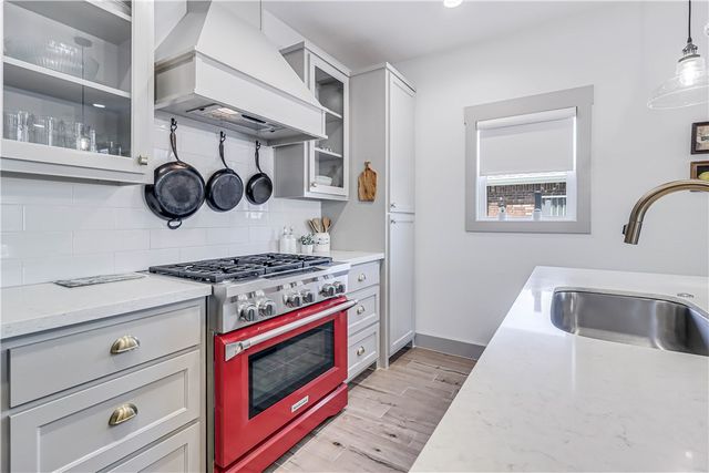 104 Lands End St, Rockport, TX 78382