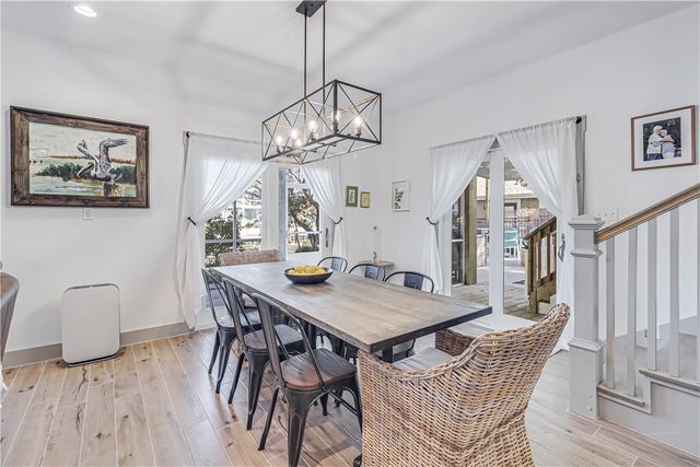 104 Lands End St, Rockport, TX 78382