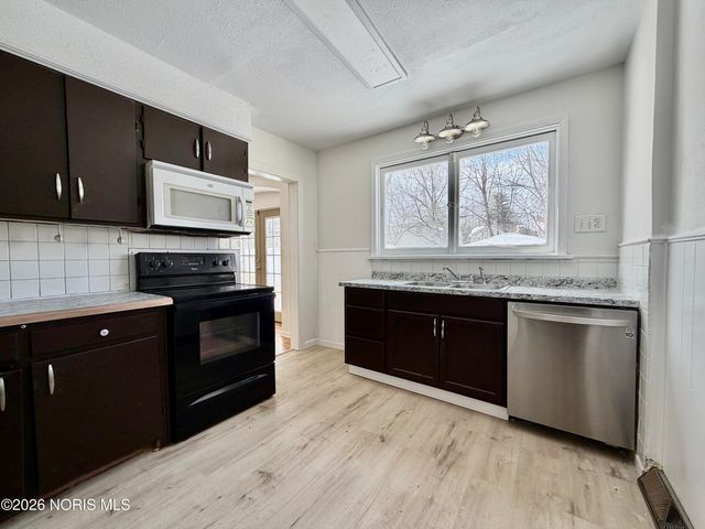 3527 Hazelhurst Avenue, Toledo, OH 43612