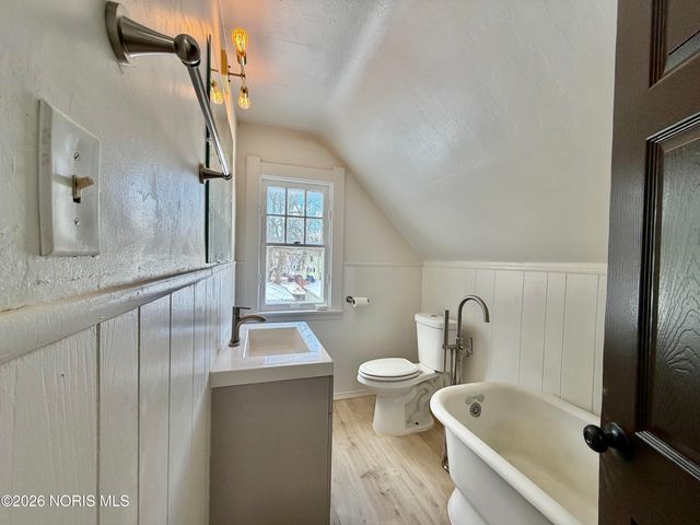 3527 Hazelhurst Avenue, Toledo, OH 43612