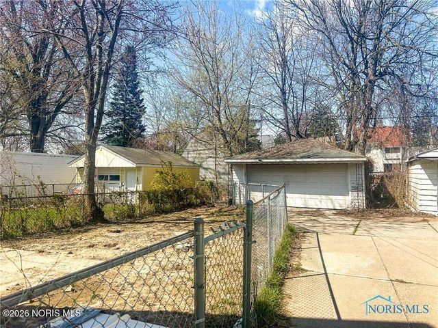 3527 Hazelhurst Avenue, Toledo, OH 43612
