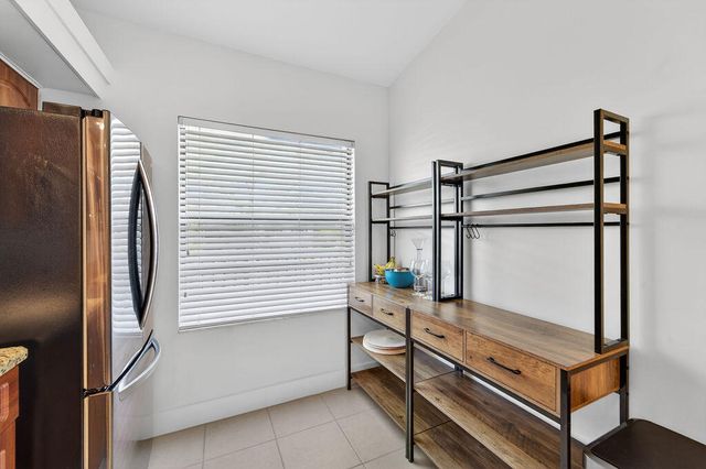 1701 Sabal Ridge Circle G, Palm Beach Gardens, FL 33418