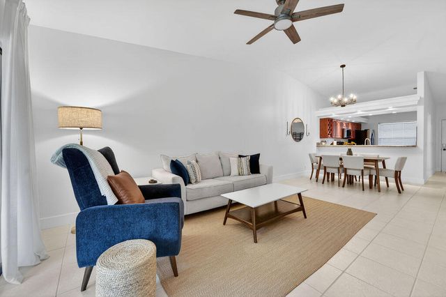 1701 Sabal Ridge Circle G, Palm Beach Gardens, FL 33418