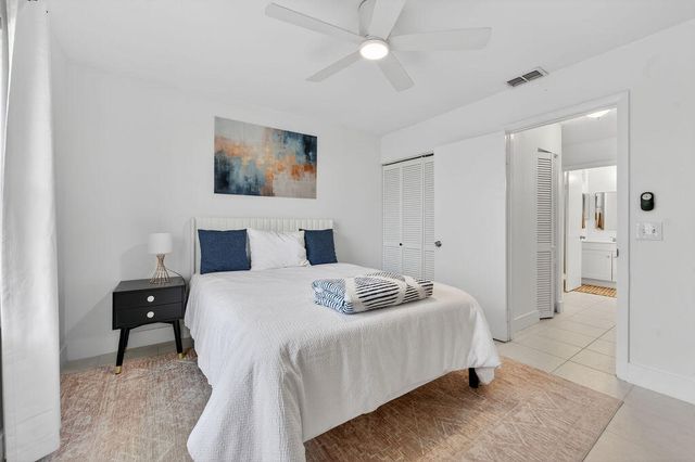 1701 Sabal Ridge Circle G, Palm Beach Gardens, FL 33418