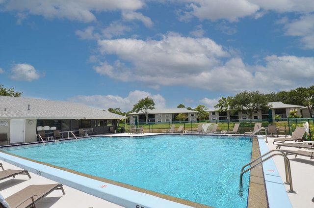 1701 Sabal Ridge Circle G, Palm Beach Gardens, FL 33418