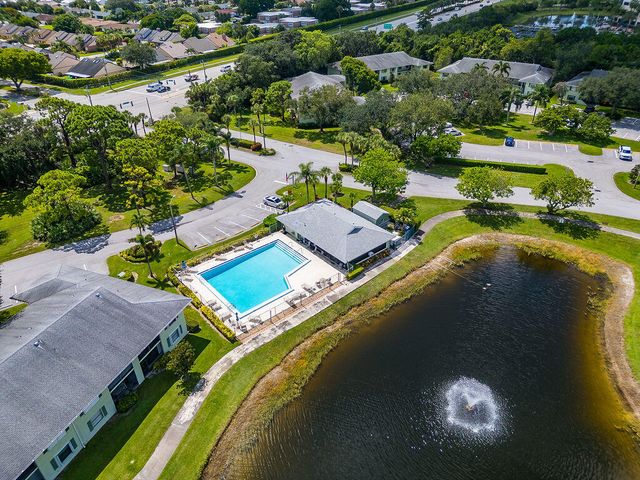 1701 Sabal Ridge Circle G, Palm Beach Gardens, FL 33418