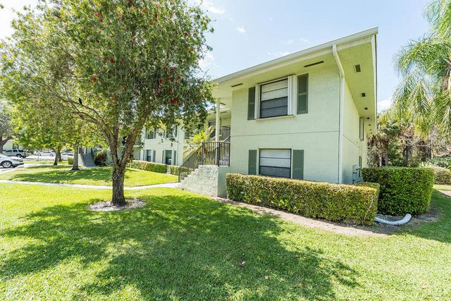 1701 Sabal Ridge Circle G, Palm Beach Gardens, FL 33418