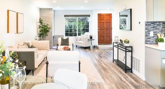 4064 Crystal Dawn 105, San Diego, CA 92122