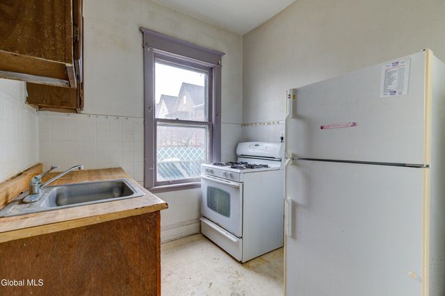 25 Steuben Street, Schenectady, NY 12307