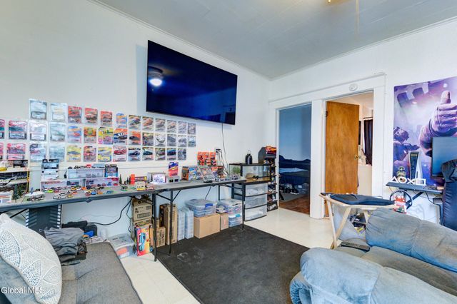 25 Steuben Street, Schenectady, NY 12307