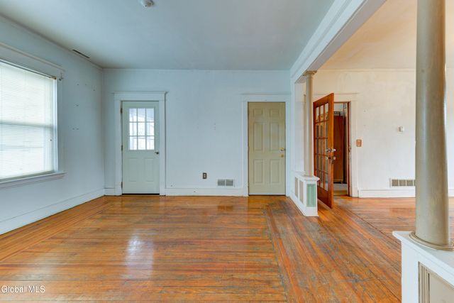 25 Steuben Street, Schenectady, NY 12307