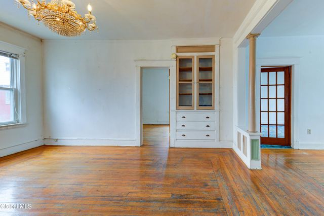 25 Steuben Street, Schenectady, NY 12307