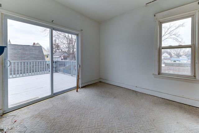 25 Steuben Street, Schenectady, NY 12307