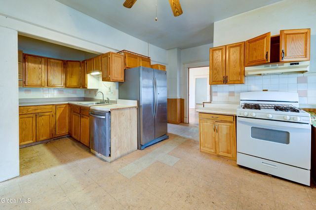 25 Steuben Street, Schenectady, NY 12307