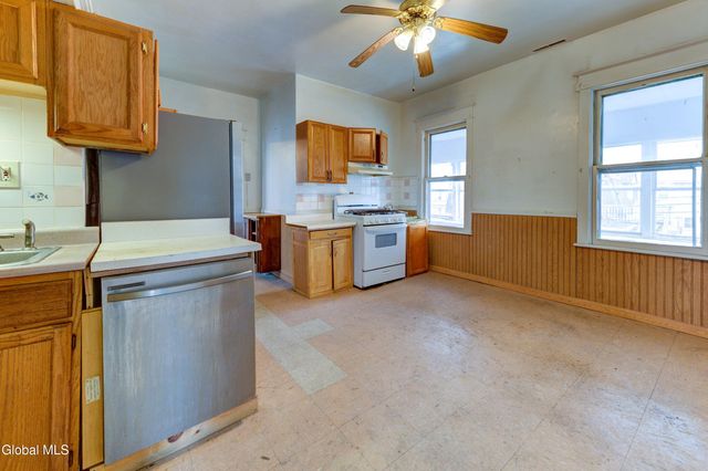 25 Steuben Street, Schenectady, NY 12307