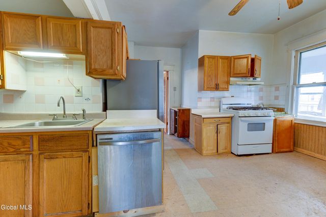 25 Steuben Street, Schenectady, NY 12307