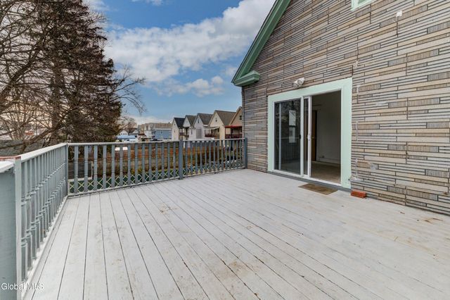 25 Steuben Street, Schenectady, NY 12307