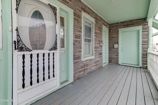 25 Steuben Street, Schenectady, NY 12307