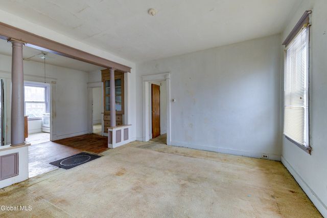 25 Steuben Street, Schenectady, NY 12307